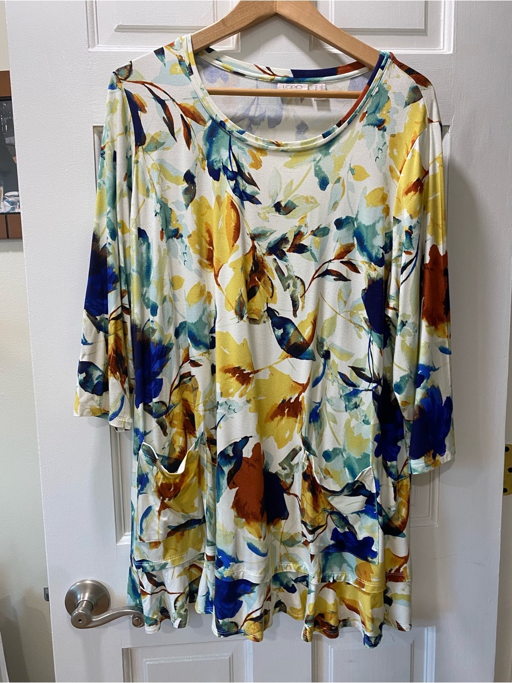 Floral Watercolor tunic top by Lori Goldstein. Size 1X